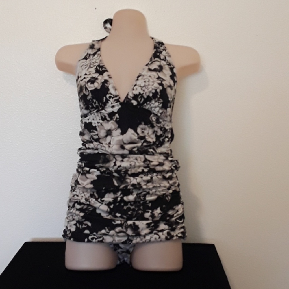 Floral Ruched Swim w/Halter Top Ladies Sz 4
